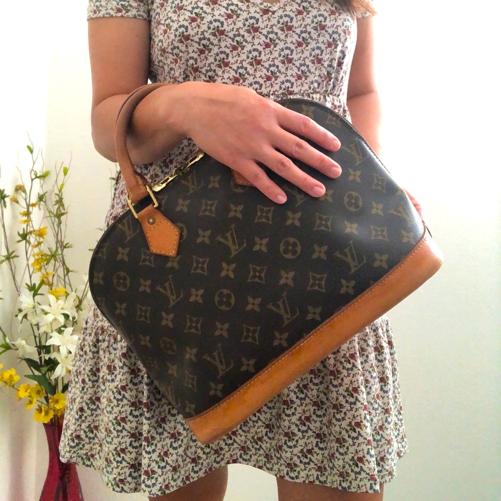 ✂️✨🤎💛💯LOUIS VUITTON ALMA SATCHEL💛🤎✨✂️